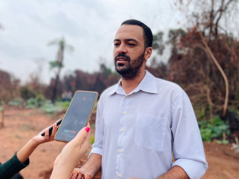 Coordenador da Agraer, Valdecir explica como foi feito levantamento das árvores nativas na região. 