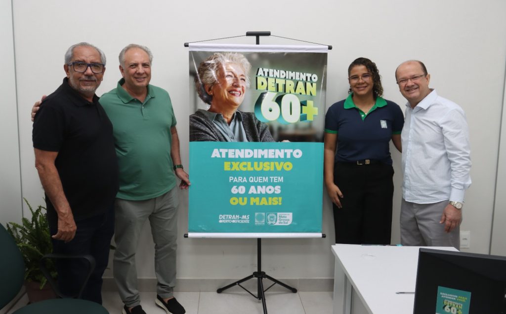 Gerente Regional, Cidão, Rudel Trindade, servidora Elizangela e o Vice-Governador, Barbosinha