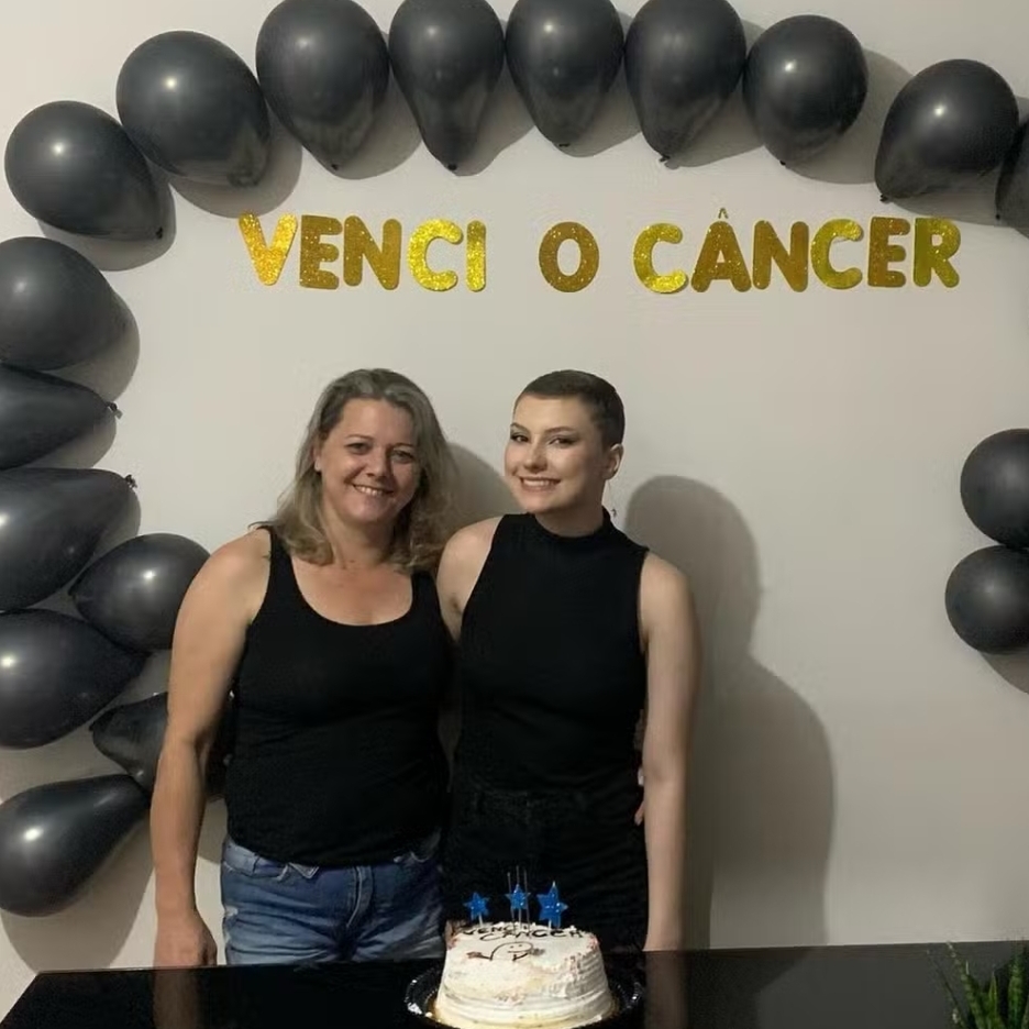 Isabel Veloso e sua mãe, Miriam Kiekow Foto: Reprodução/Instagram